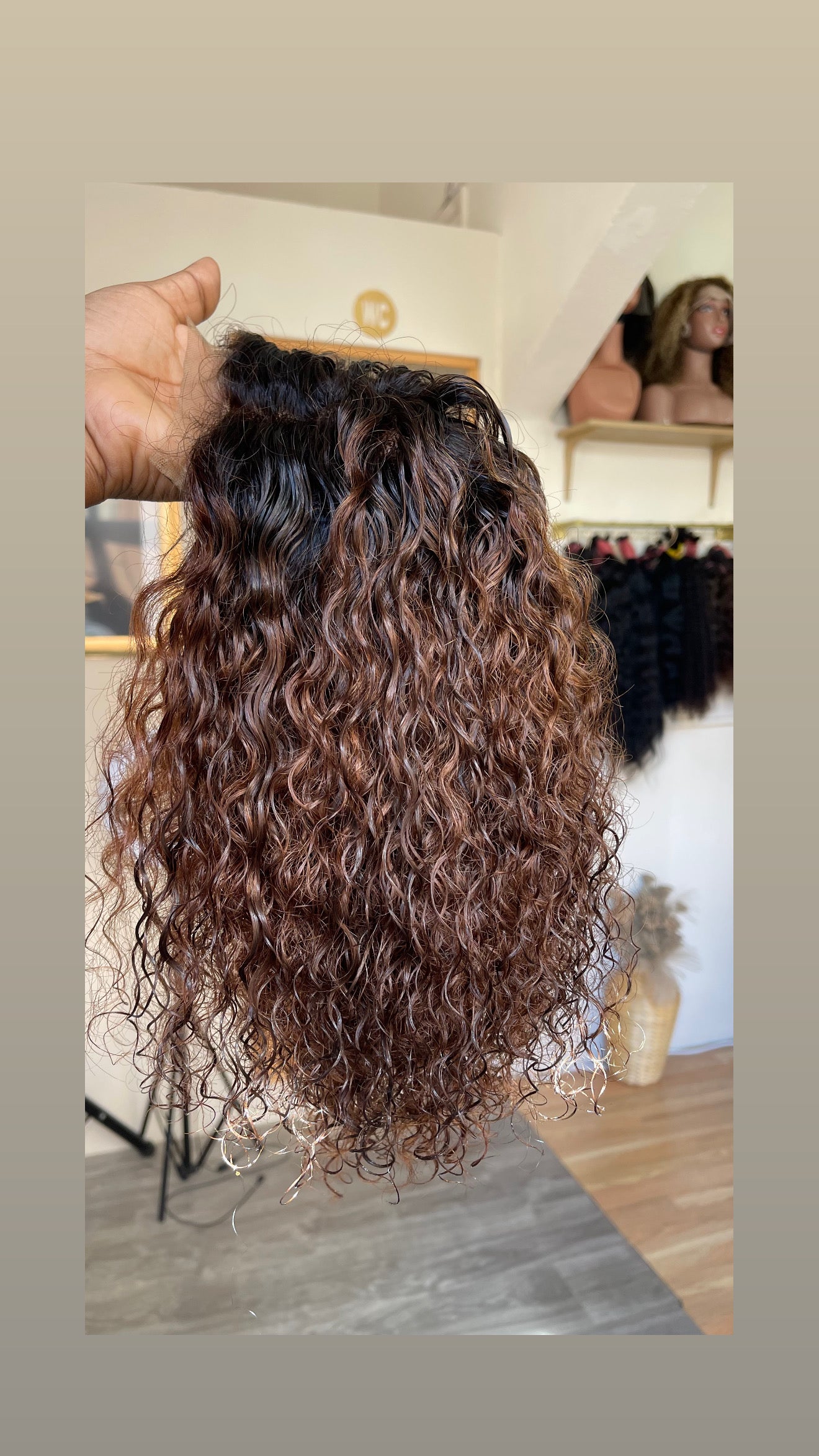 Peruca cacheada de cabelo humano