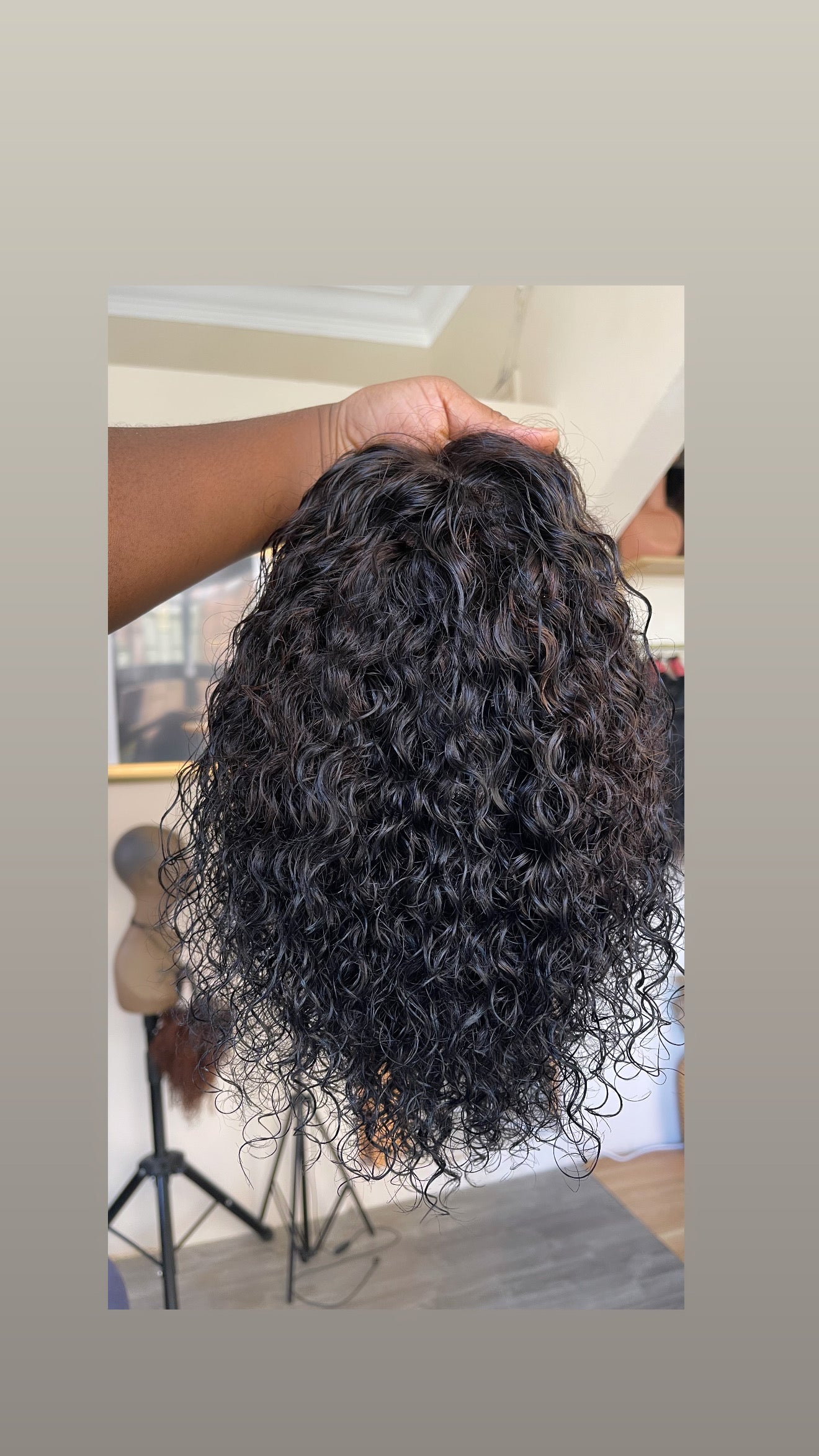 Peruca cacheada de cabelo humano