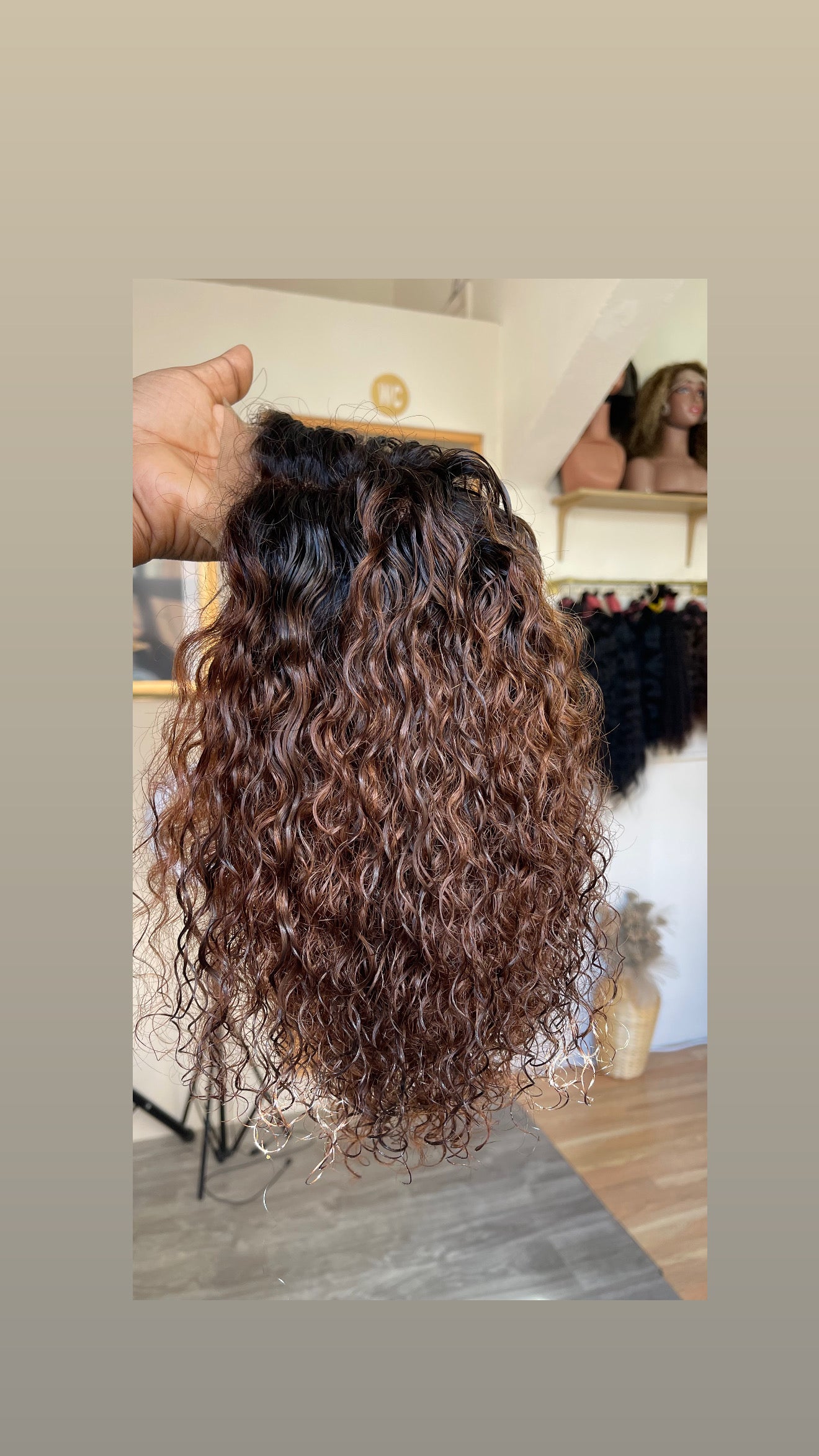 Peruca cacheada de cabelo humano
